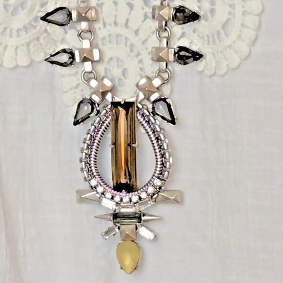 Necklace Stella and Dot Eclipse Necklace Silver Tone Pendant Statement Stunning - Picture 3 of 7